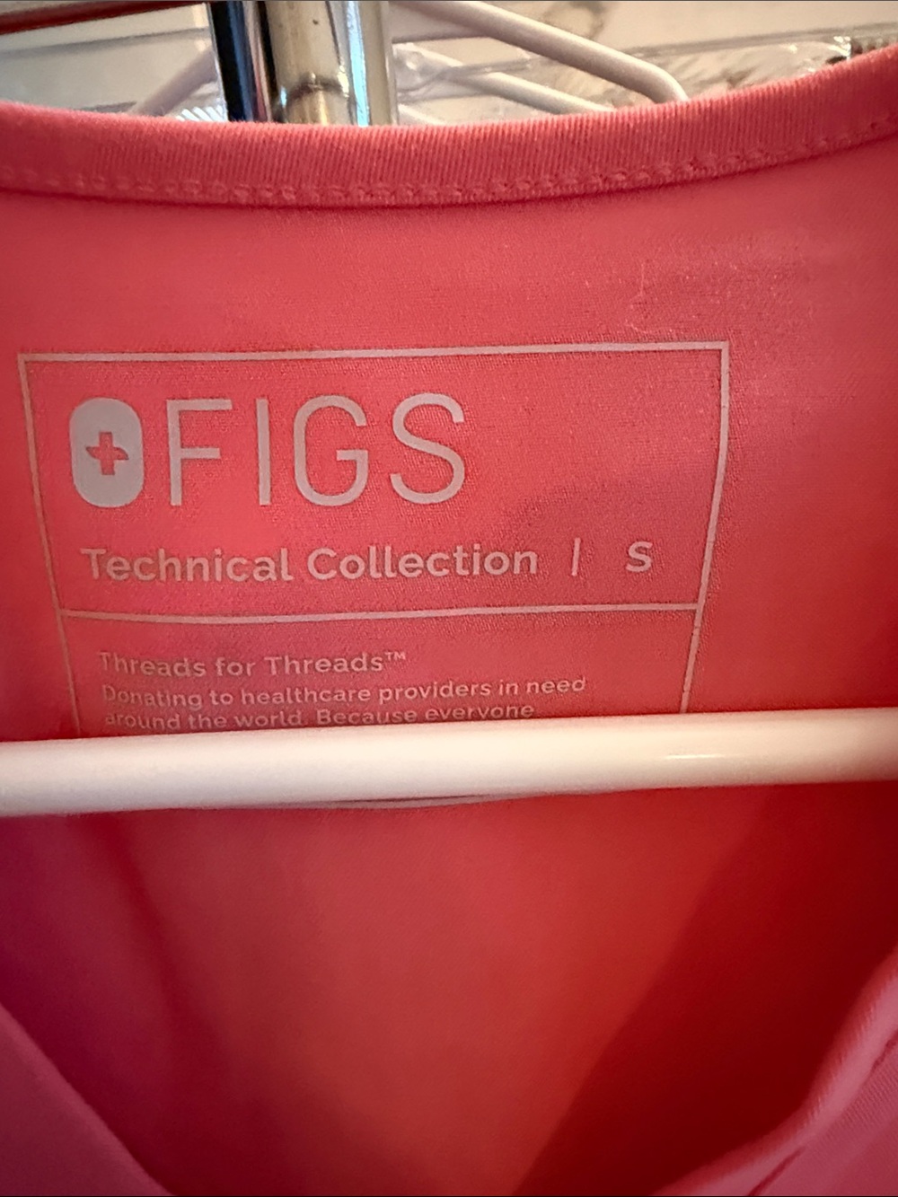 Figs Scrub set in Melon or Coral - small - Picture 2 of 7